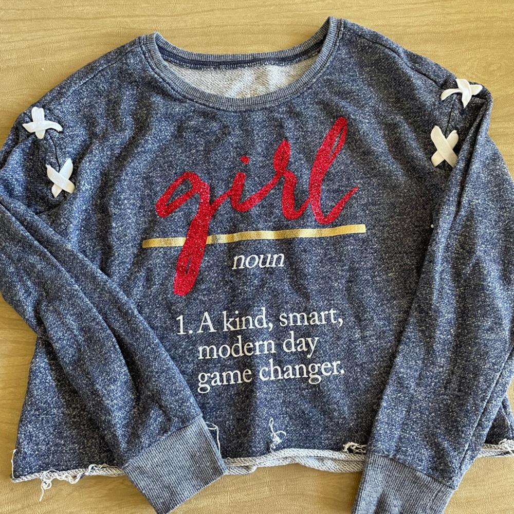 Long-Sleeve Blue Crop Top with Saying on front